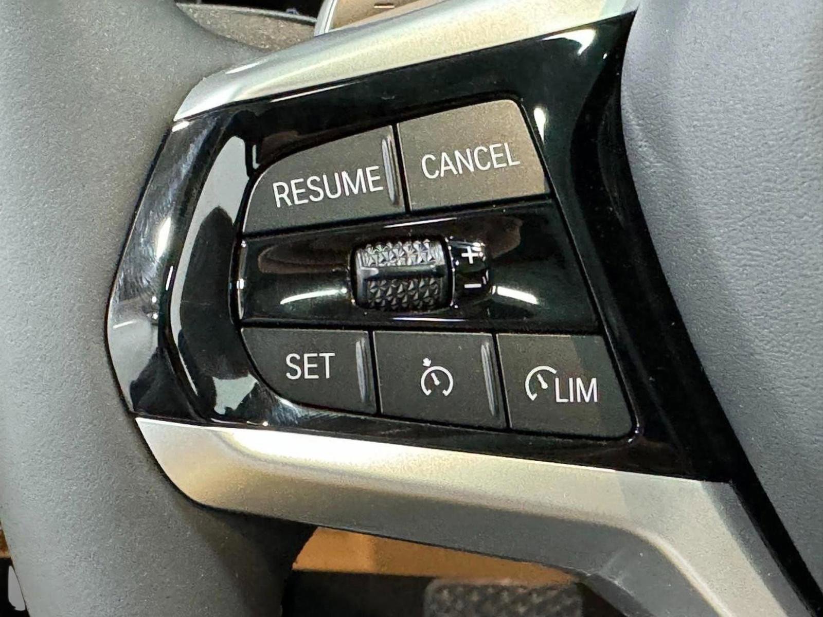 Used 2025 BMW 330i xDrive Sedan w/ Premium Package image 35