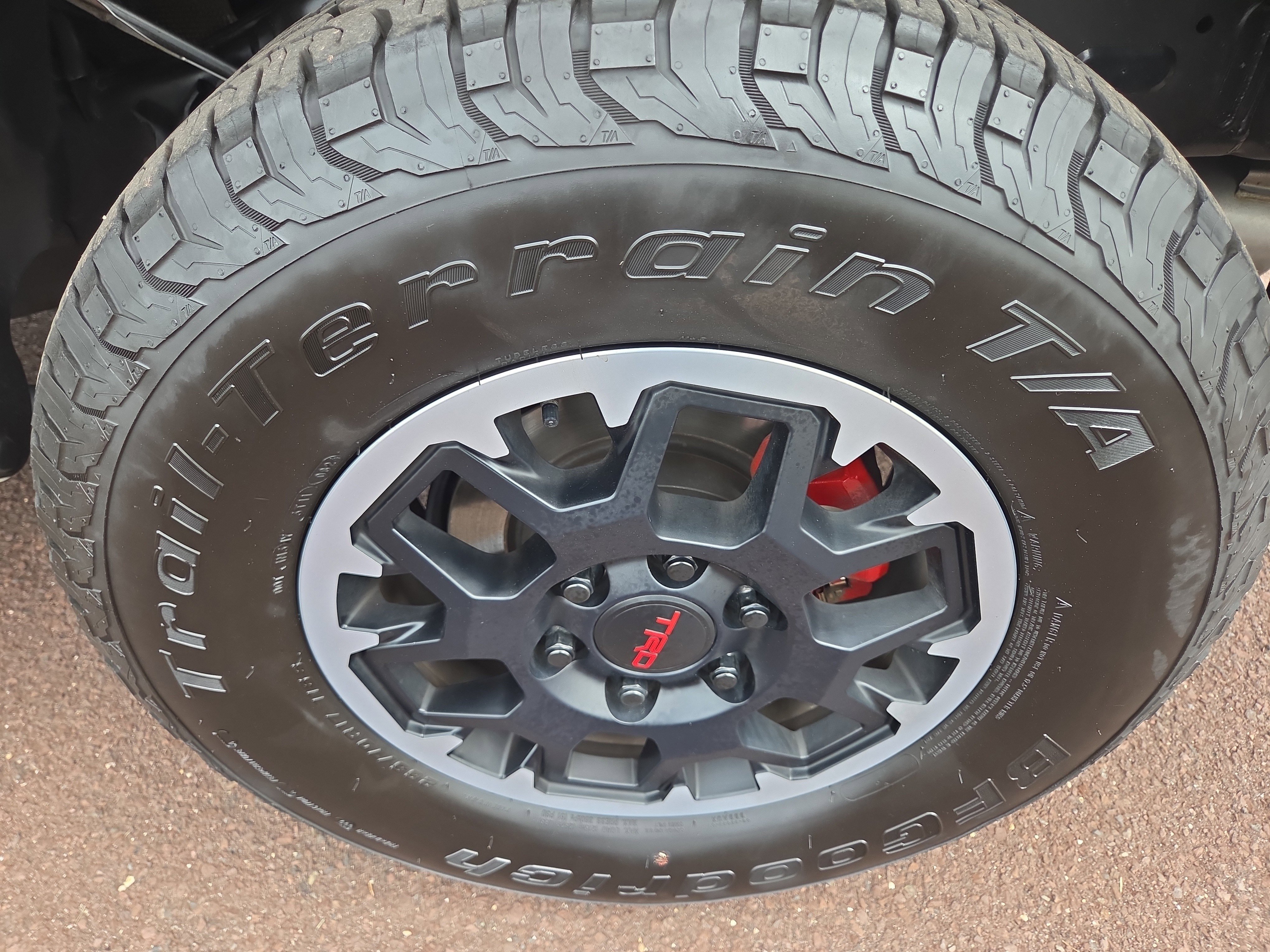 Certified 2024 Toyota Tacoma TRD Off-Road AWD/4WD image 11