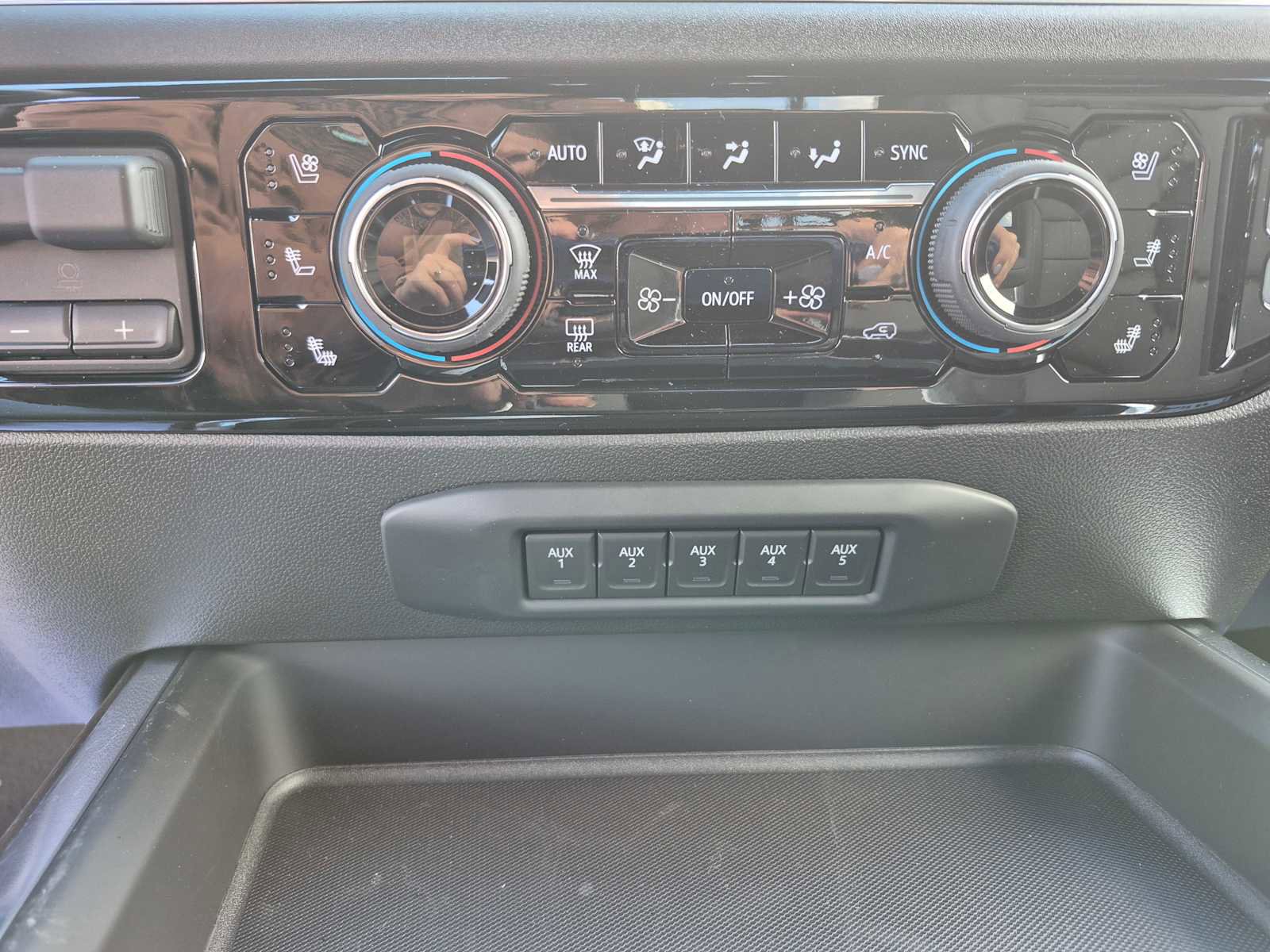 New 2026 Chevrolet Silverado 3500 High Country w/ High Country Premium Package image 23