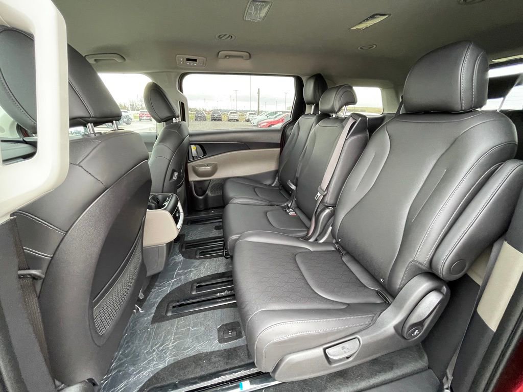 New 2026 Kia Carnival image 24
