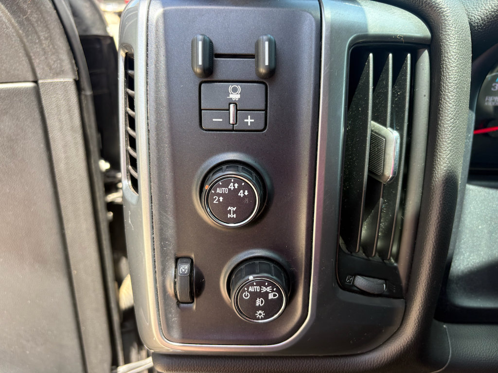 Used 2015 Chevrolet Silverado 1500 LT w/ All Star Edition AWD/4WD image 12