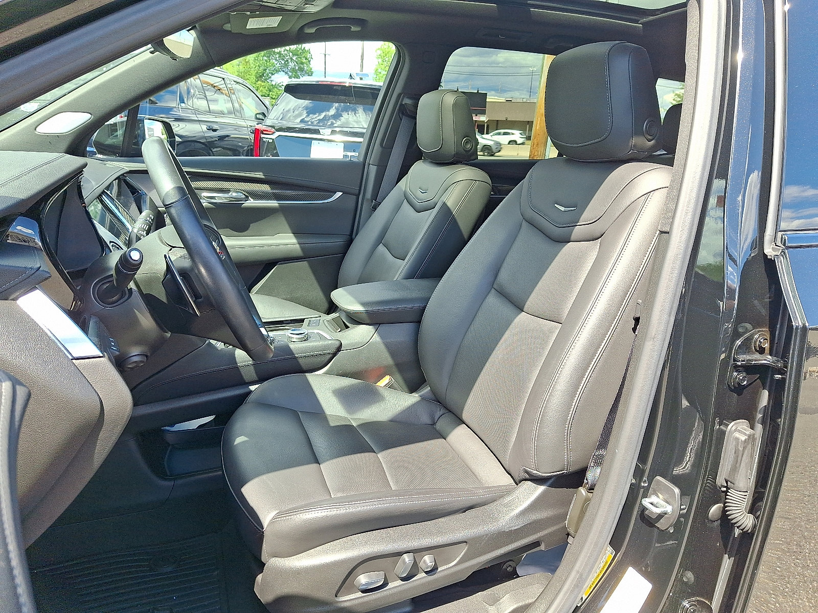 Certified 2024 Cadillac XT6 Sport w/ Technology Package image 16