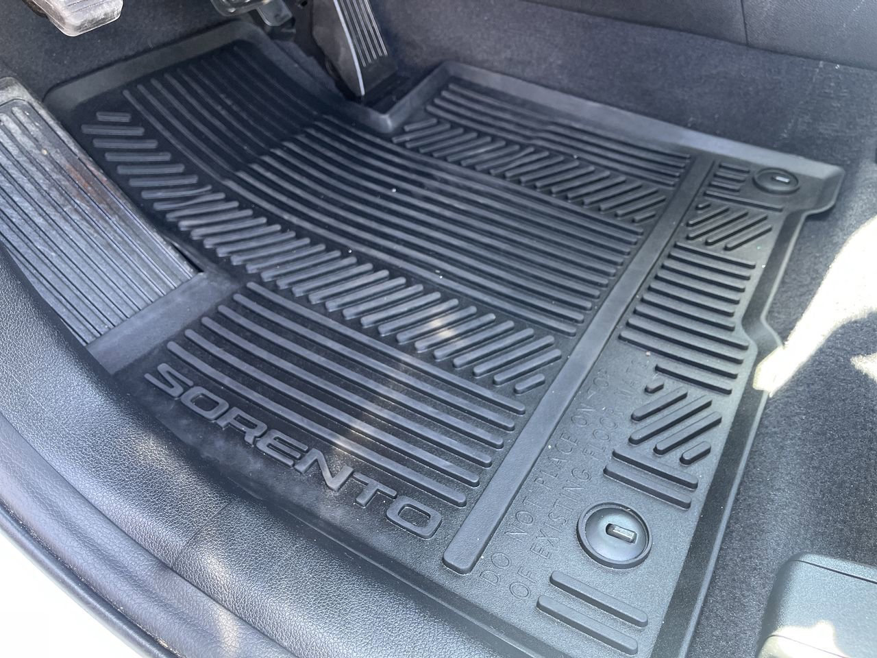Used 2018 Kia Sorento SX FWD image 36