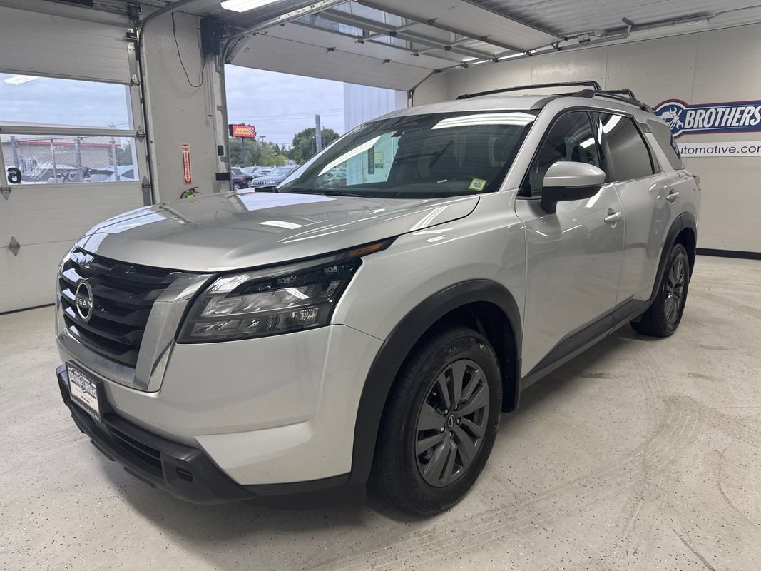 Used 2024 Nissan Pathfinder SV AWD/4WD image 1