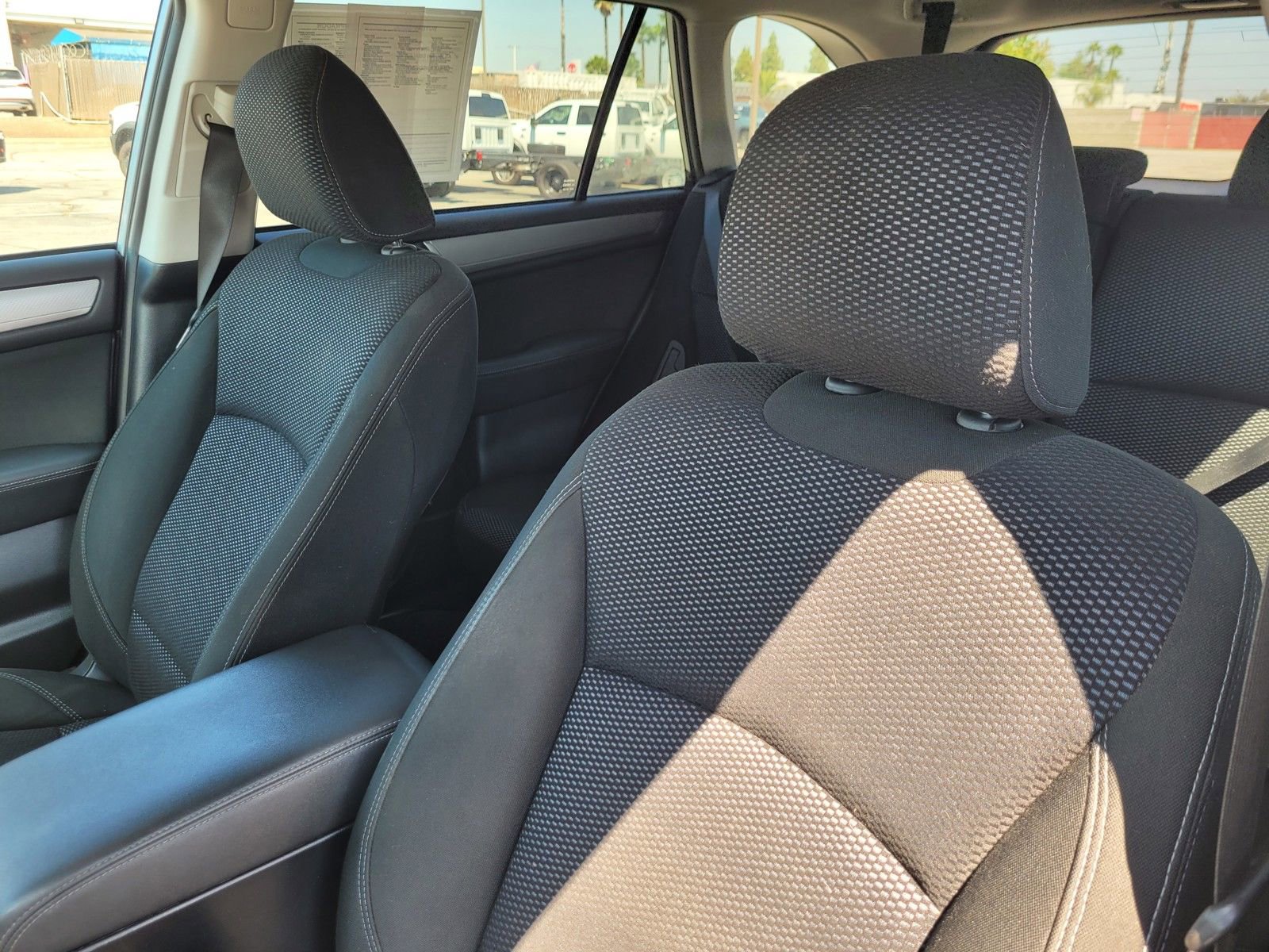 Used 2018 Subaru Outback 2.5i Premium AWD/4WD image 16
