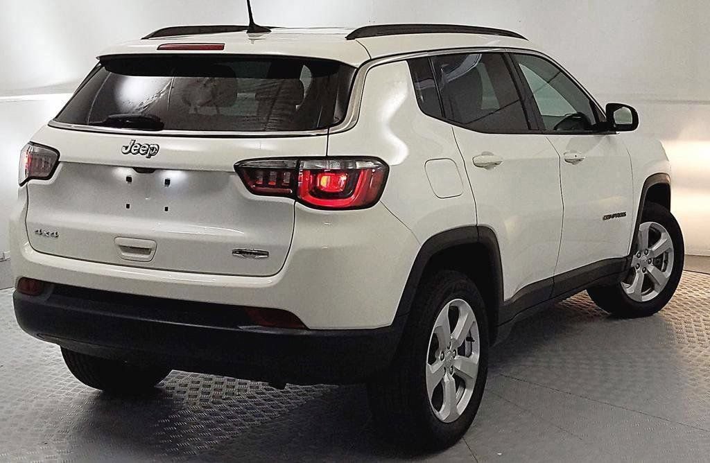 Used 2021 Jeep Compass Latitude w/ Convenience Group AWD/4WD image 3