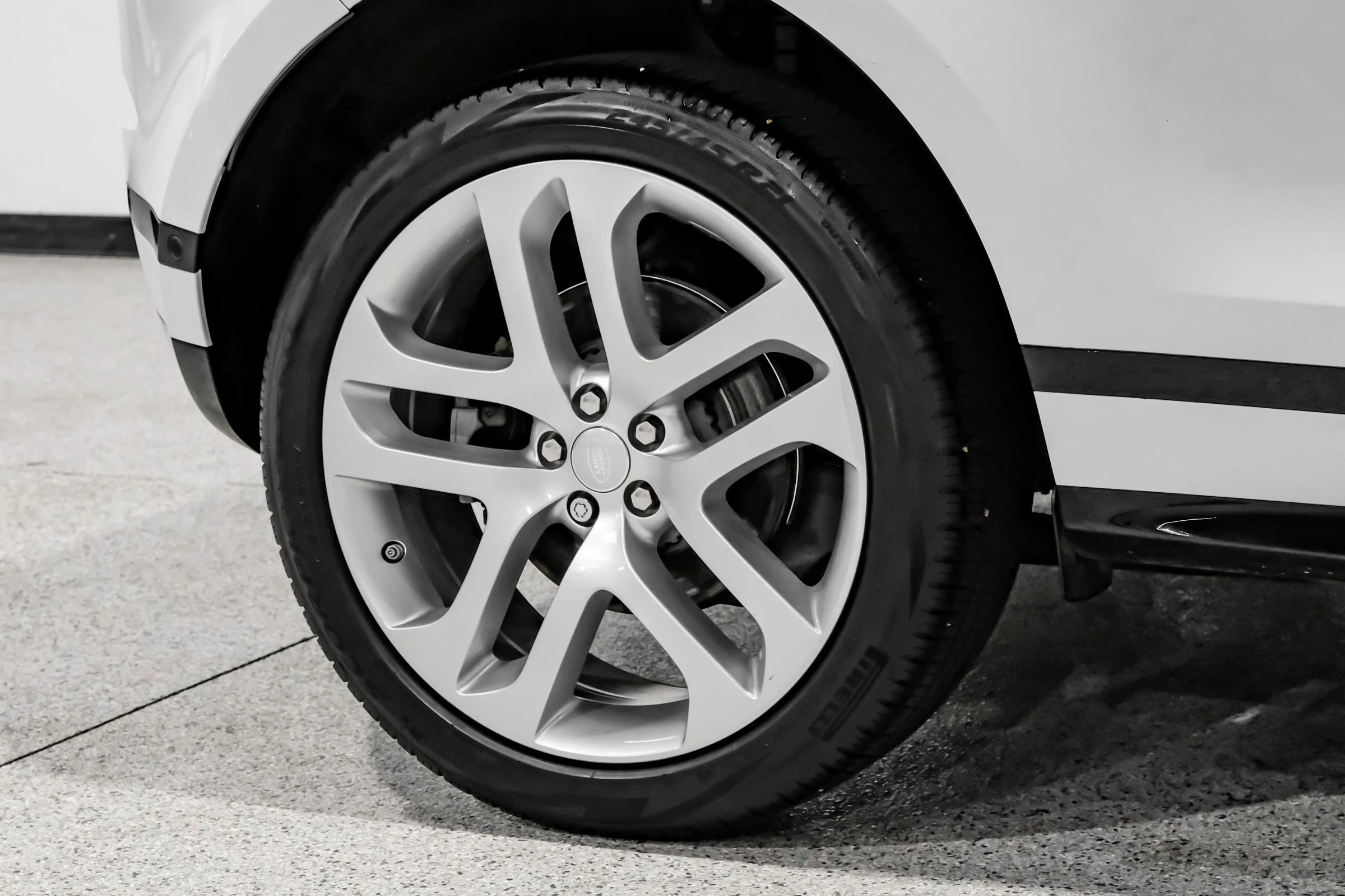 Used 2020 Land Rover Range Rover Evoque R-Dynamic SE image 66