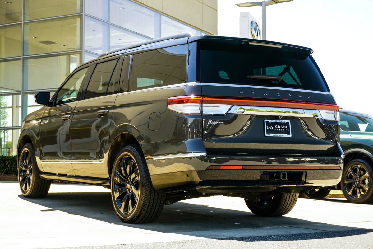 Used 2023 Lincoln Navigator L Black Label AWD/4WD image 10