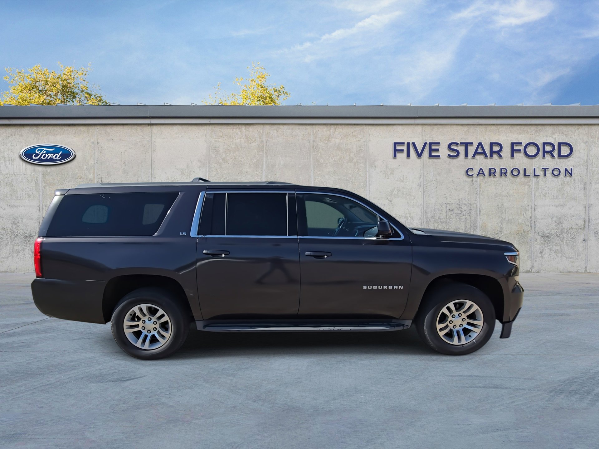 Used 2015 Chevrolet Suburban LS w/ Driver Alert Package RWD image 9