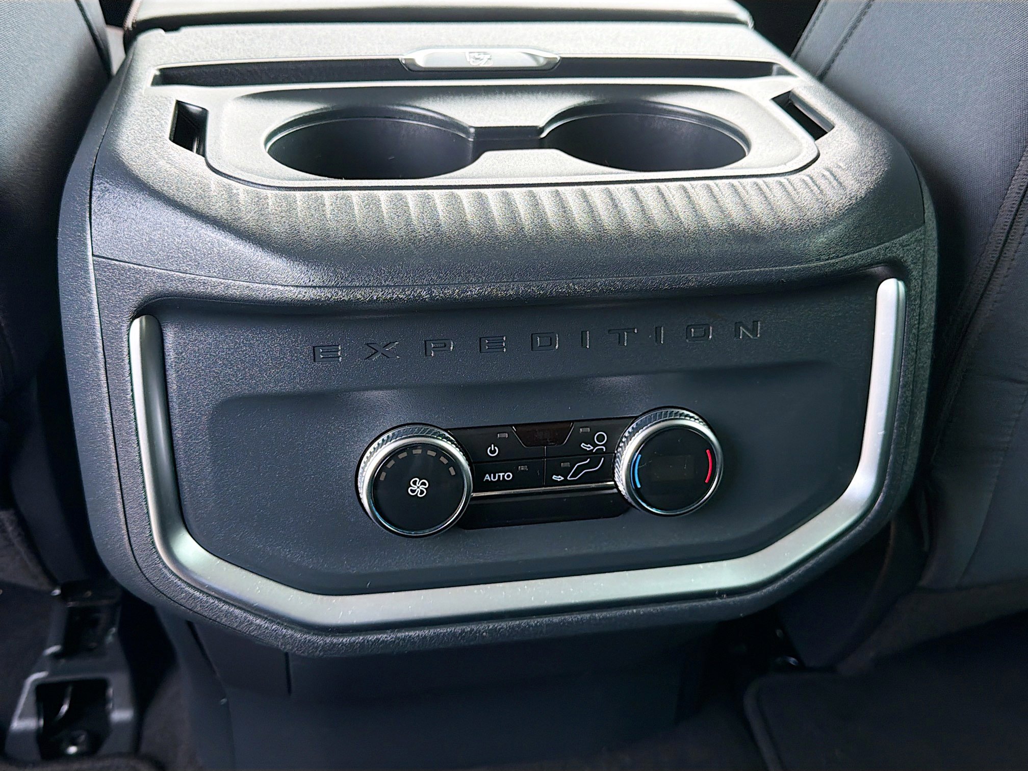 Used 2025 Ford Expedition Active image 21