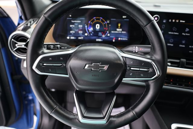 Used 2025 Chevrolet Equinox ACTIV w/ Convenience Package III image 17