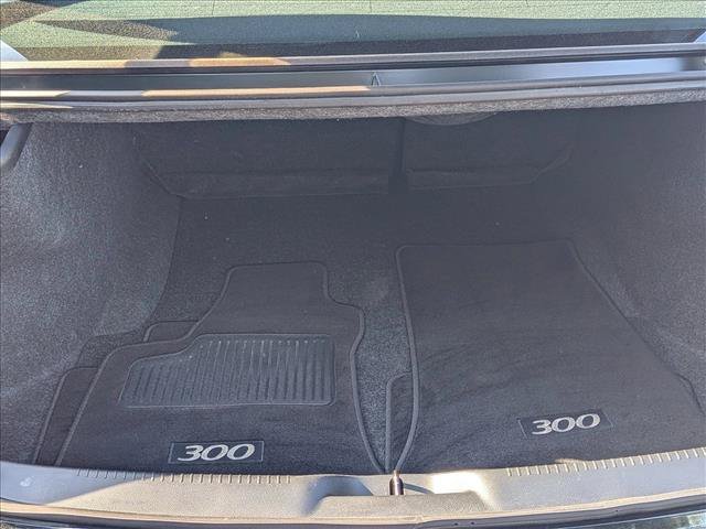 Used 2014 Chrysler 300 w/ Driver Convenience Group RWD image 6