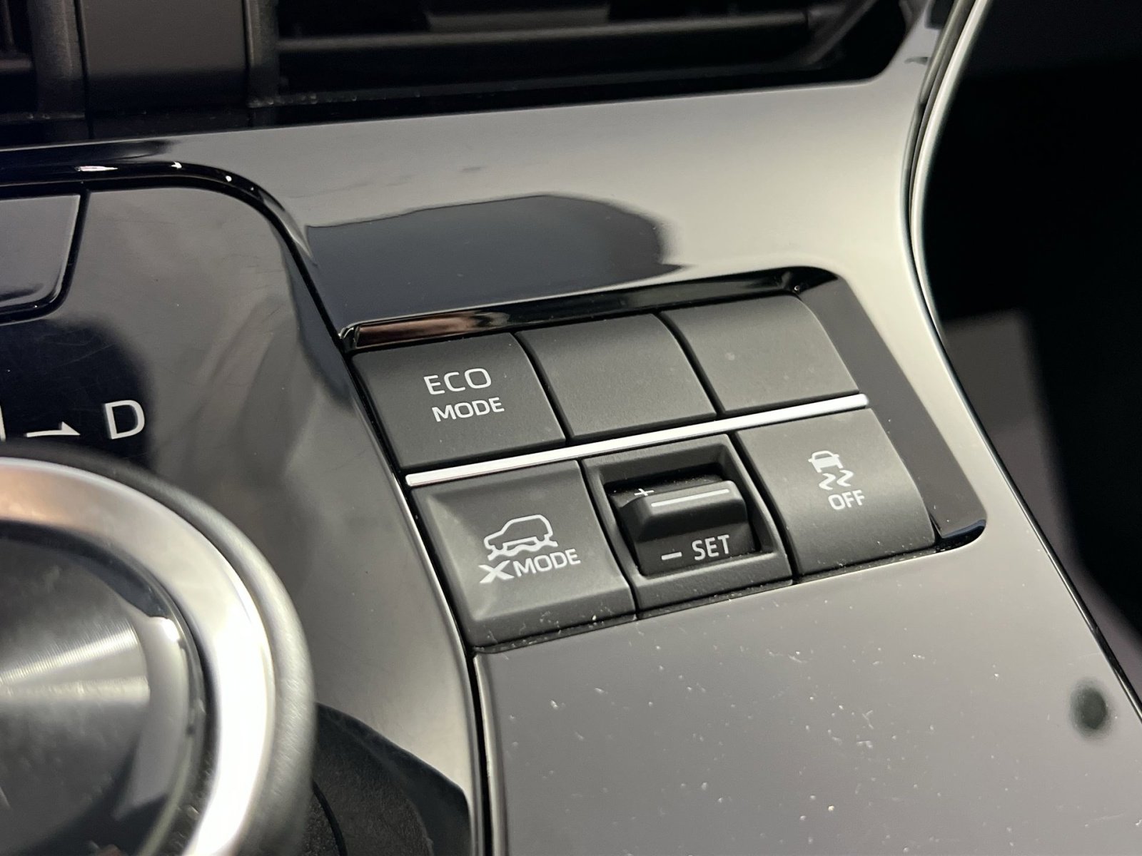 Used 2024 Toyota bZ4X XLE w/ Weather Package image 33