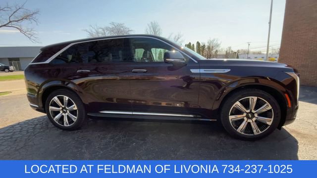 Used 2025 Cadillac Escalade IQ Luxury 2 w/ LPO, Premium Carpet Package image 9