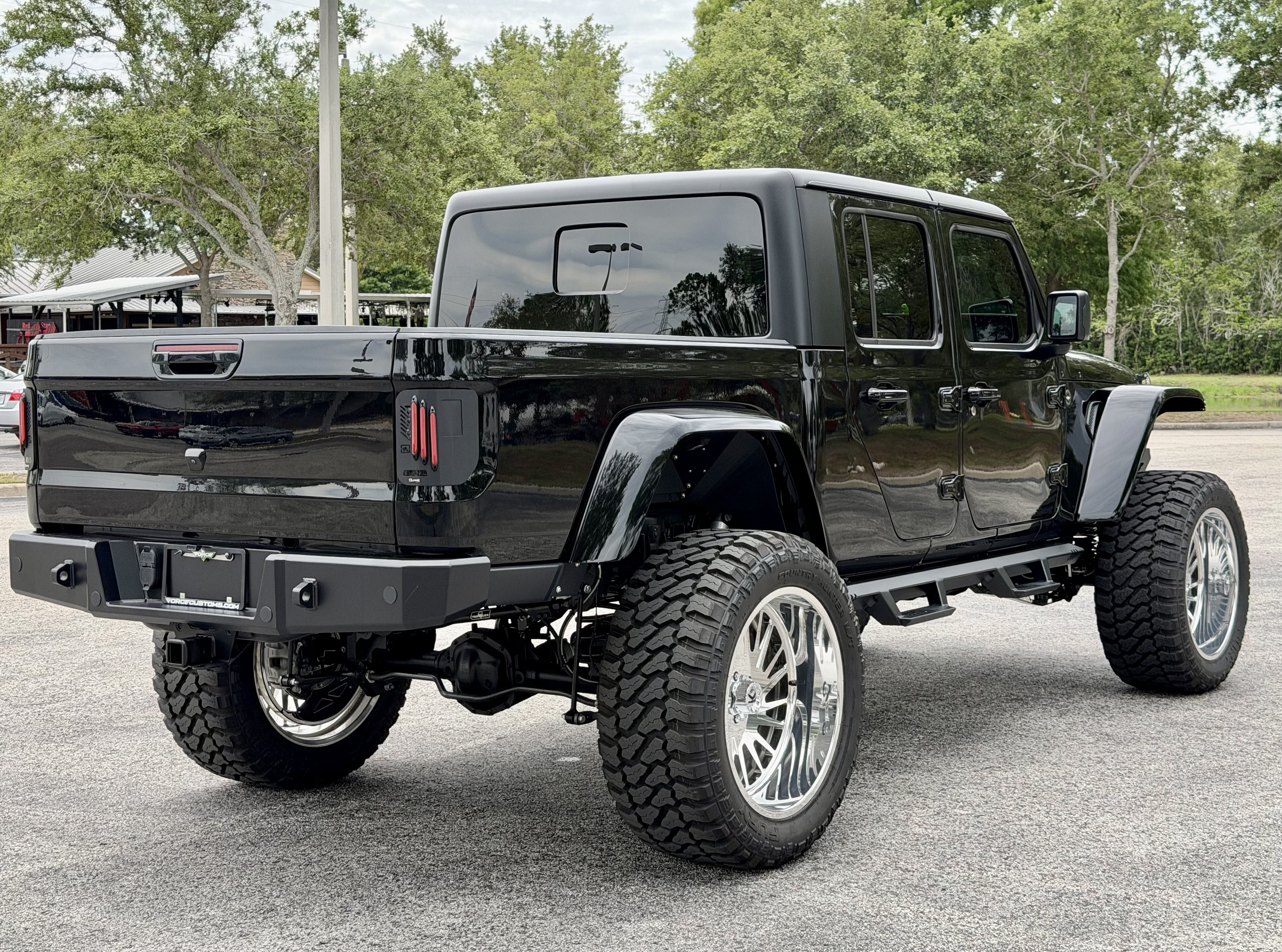 Used 2024 Jeep Gladiator Sport AWD/4WD image 5