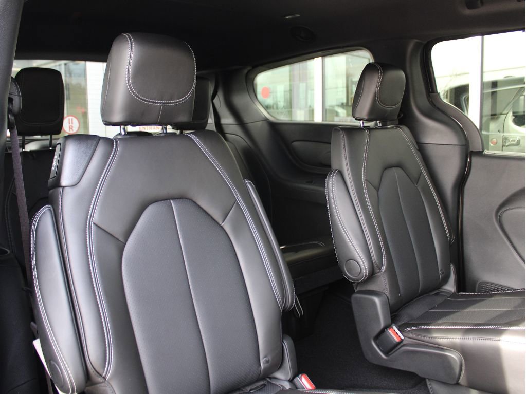 New 2026 Chrysler Pacifica Select image 27