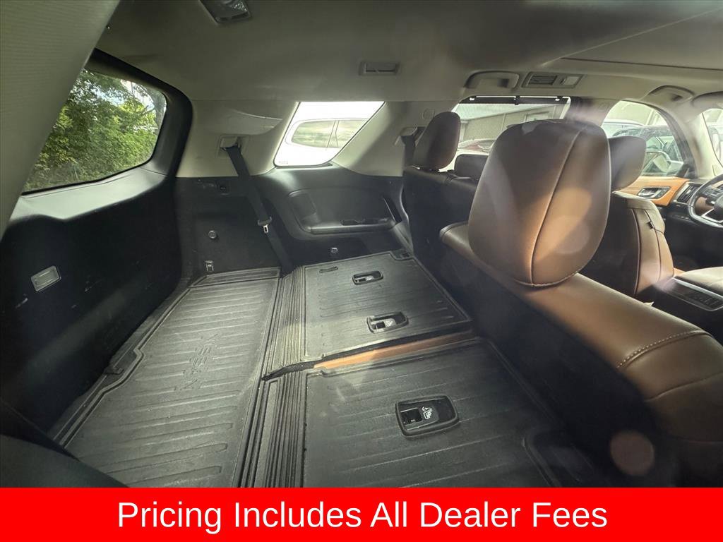 Used 2022 Nissan Pathfinder Platinum w/ Cargo Package FWD image 4