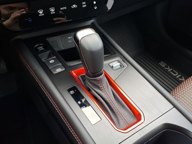 Used 2025 Nissan Kicks SR image 24