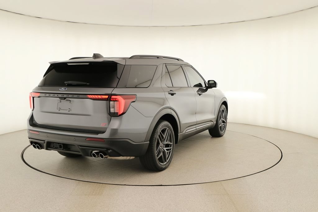 Used 2025 Ford Explorer ST AWD/4WD image 6