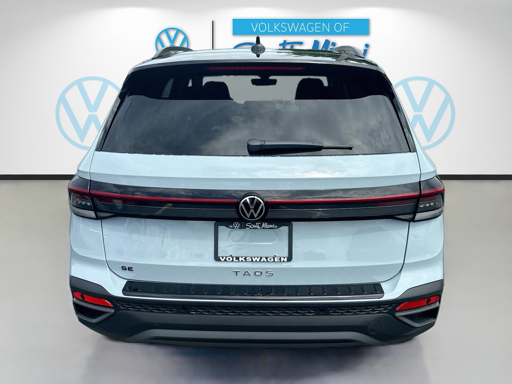 Certified 2021 Volkswagen Atlas Cross Sport SE FWD image 6