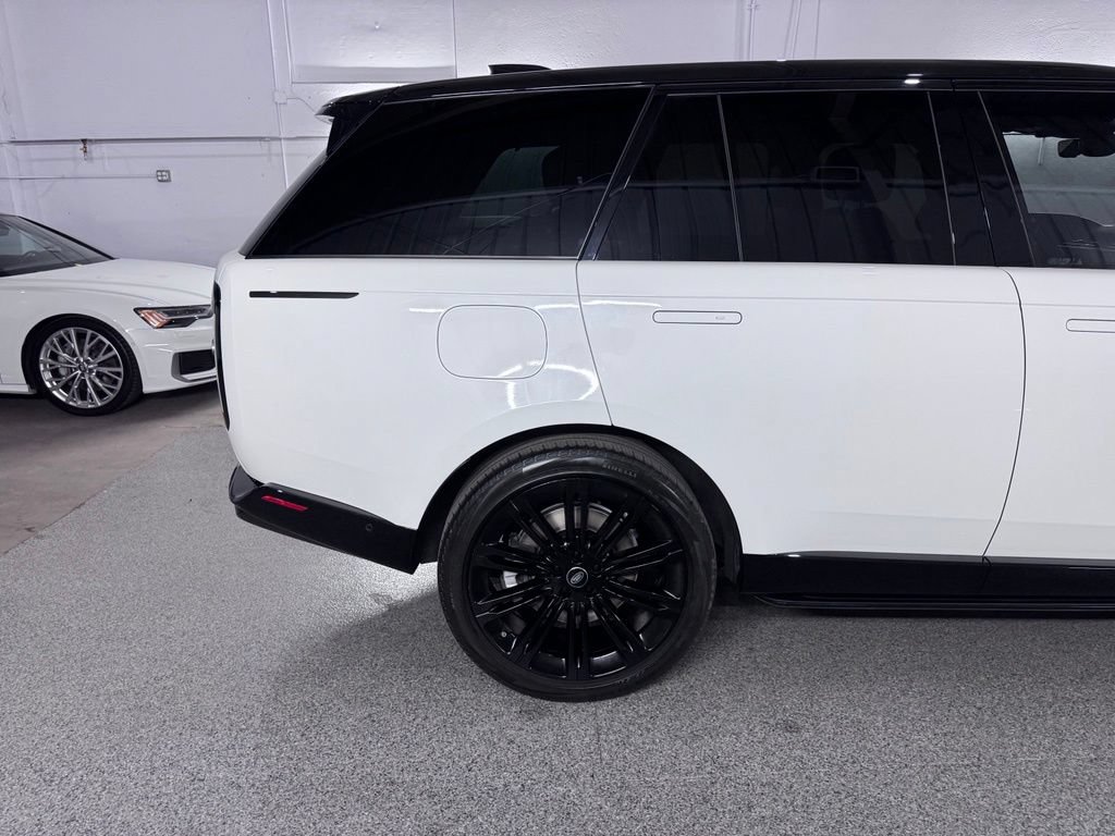 Used 2023 Land Rover Range Rover SE AWD/4WD image 9