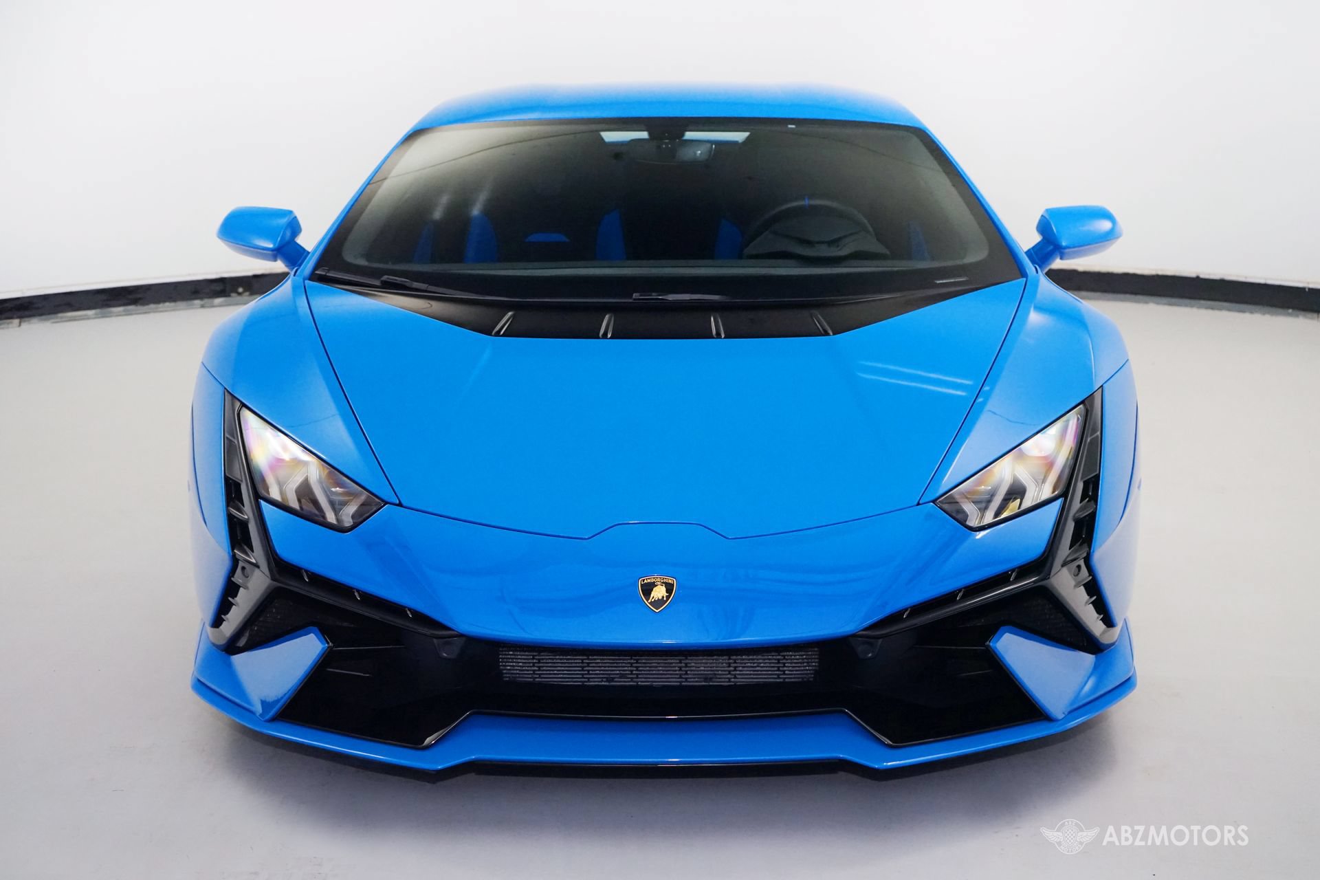 Used 2024 Lamborghini Huracan Tecnica RWD image 3