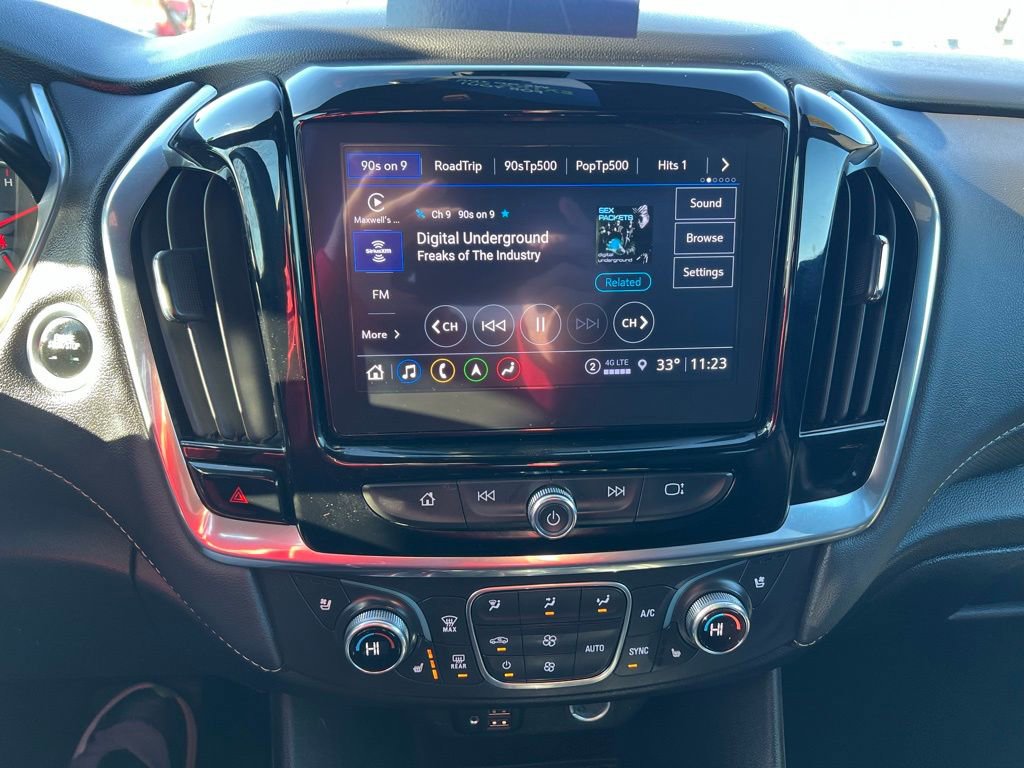 Used 2023 Chevrolet Traverse Premier image 36