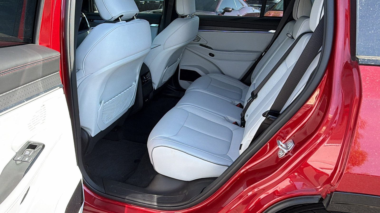 Used 2025 Jeep Wagoneer S Limited AWD/4WD image 24