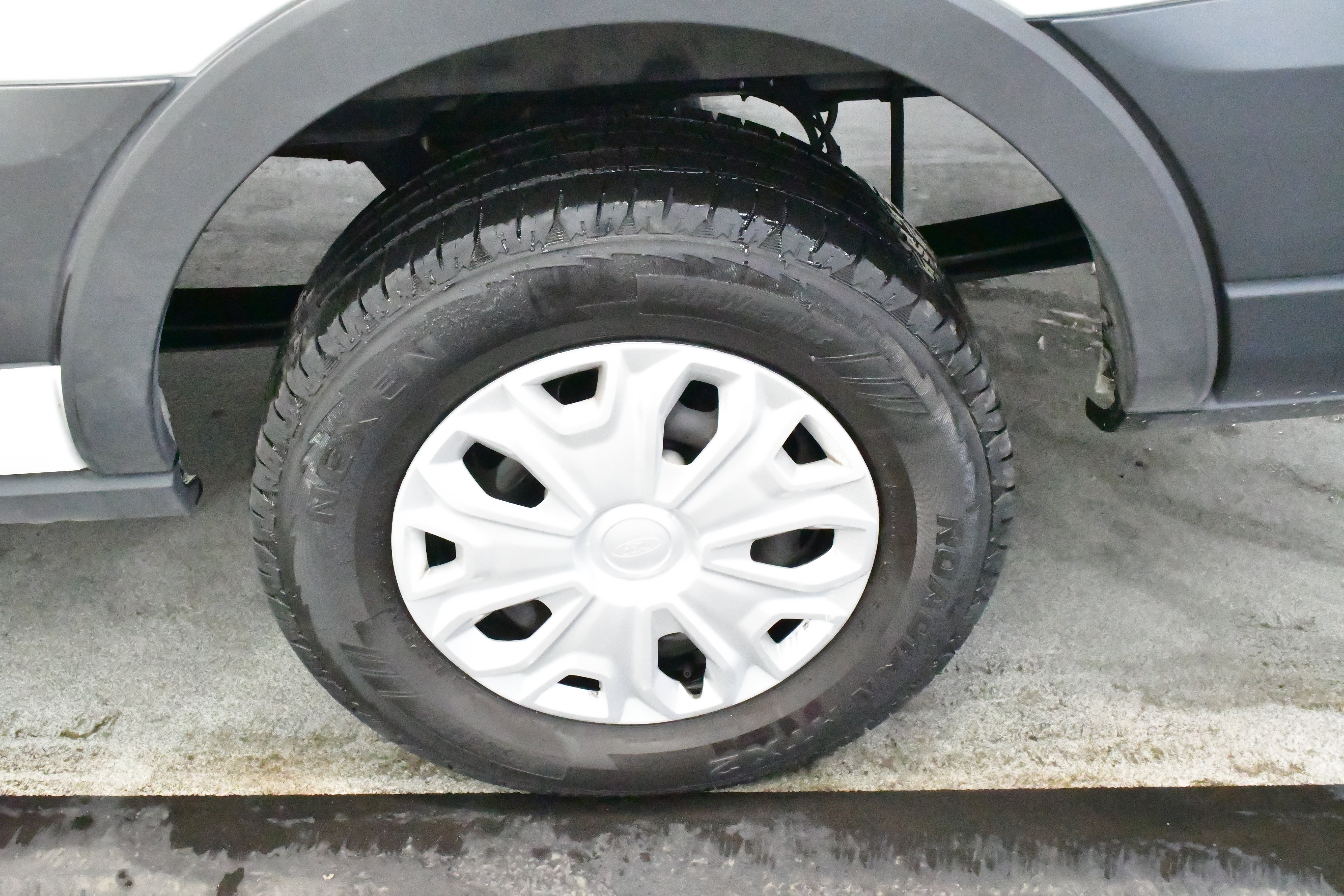 Used 2023 Ford Transit 350 XLT image 65