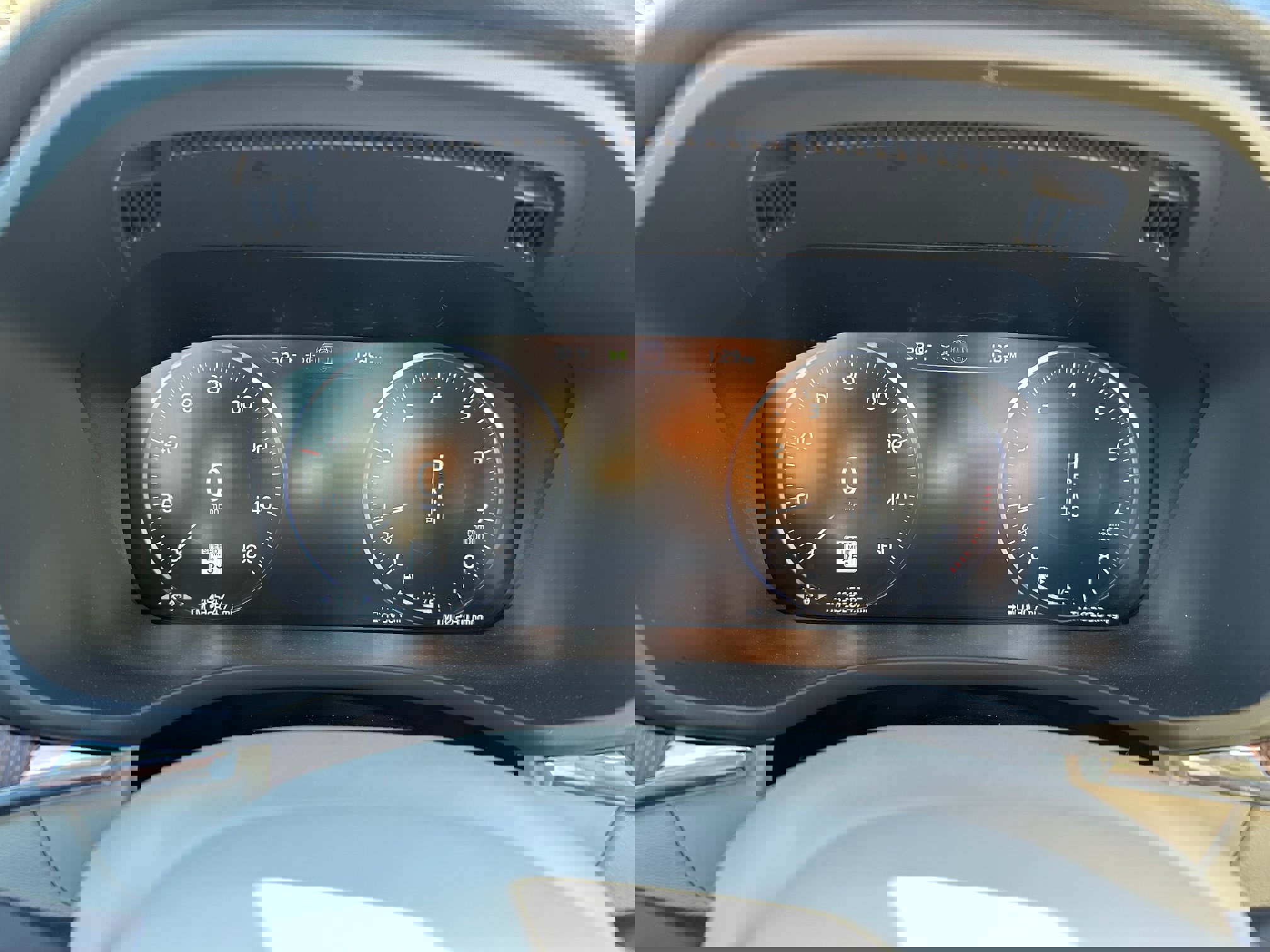 Used 2021 Volvo XC60 T5 Momentum w/ Premium Package image 6