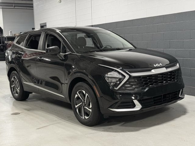 Used 2023 Kia Sportage LX AWD/4WD image 2