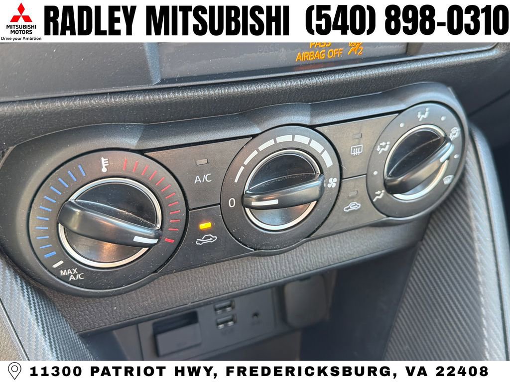 Used 2019 Toyota Yaris LE image 8