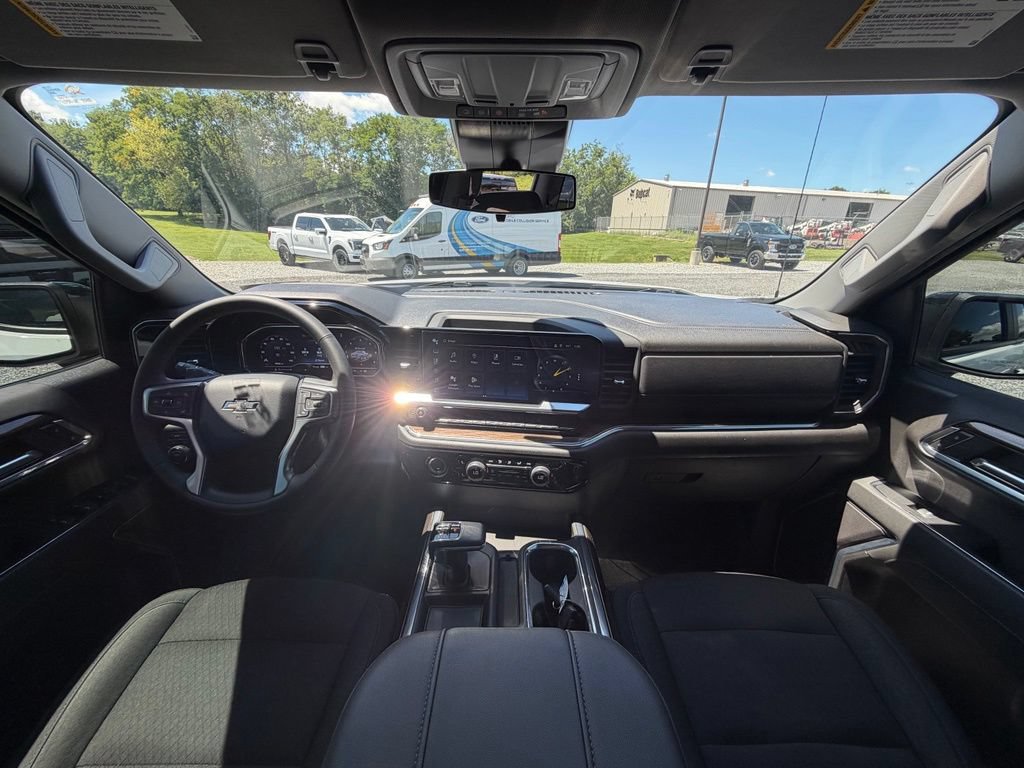 Used 2023 Chevrolet Silverado 1500 RST AWD/4WD image 8