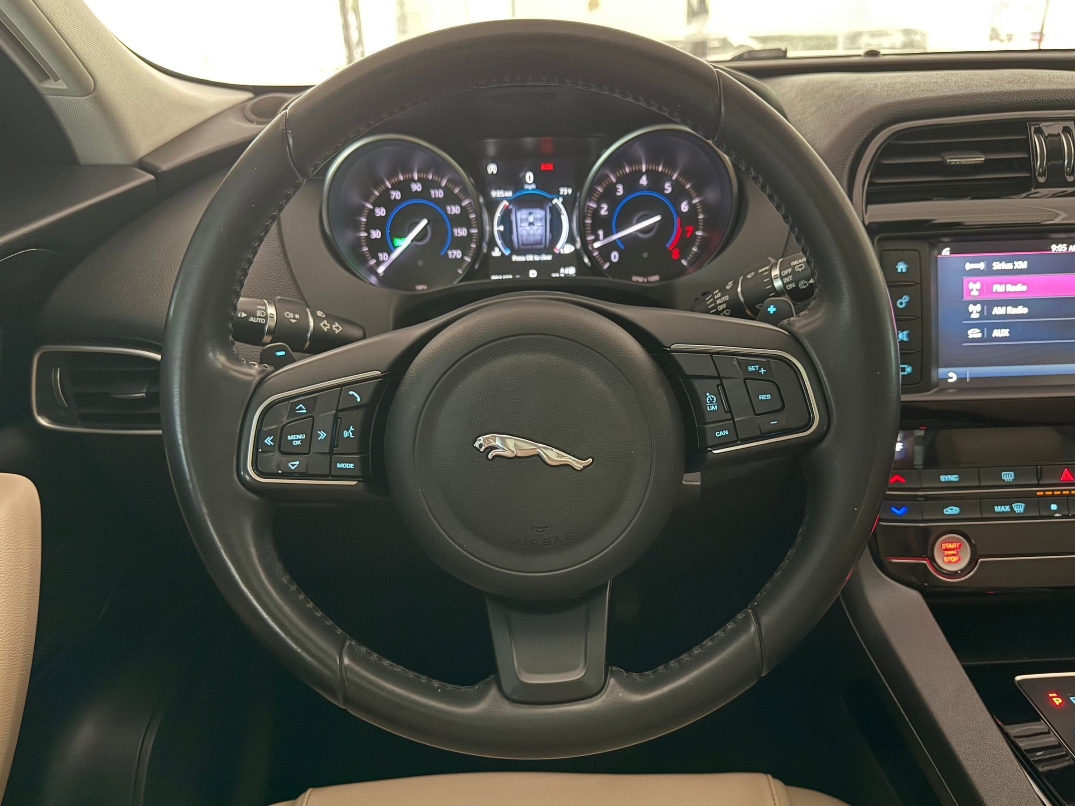 Used 2018 Jaguar F-PACE Premium AWD/4WD image 16