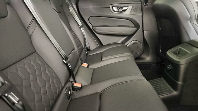 New 2026 Volvo XC60 T8 Plus w/ Climate Package PRO AWD/4WD image 31
