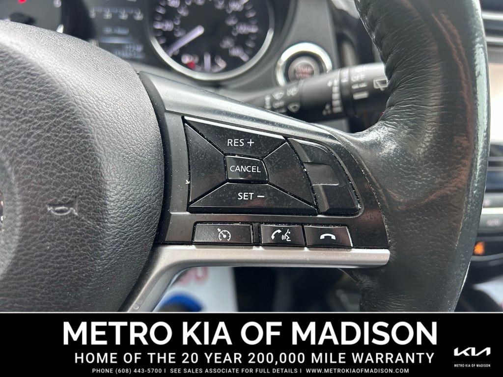 Used 2017 Nissan Rogue SL w/ SL Premium Package image 17