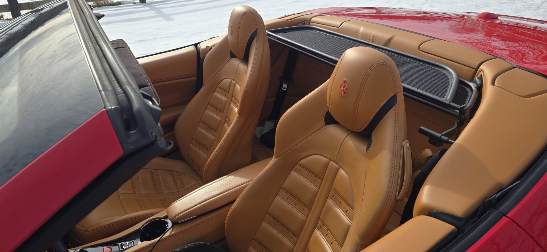 Used 2015 Ferrari California T RWD image 17