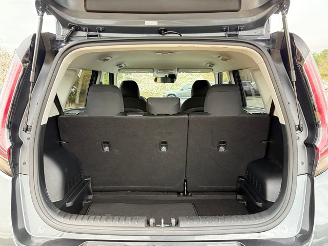 Used 2025 Kia Soul LX FWD image 29