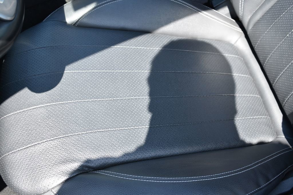 Used 2019 Mercedes-Benz E 300 4MATIC image 11