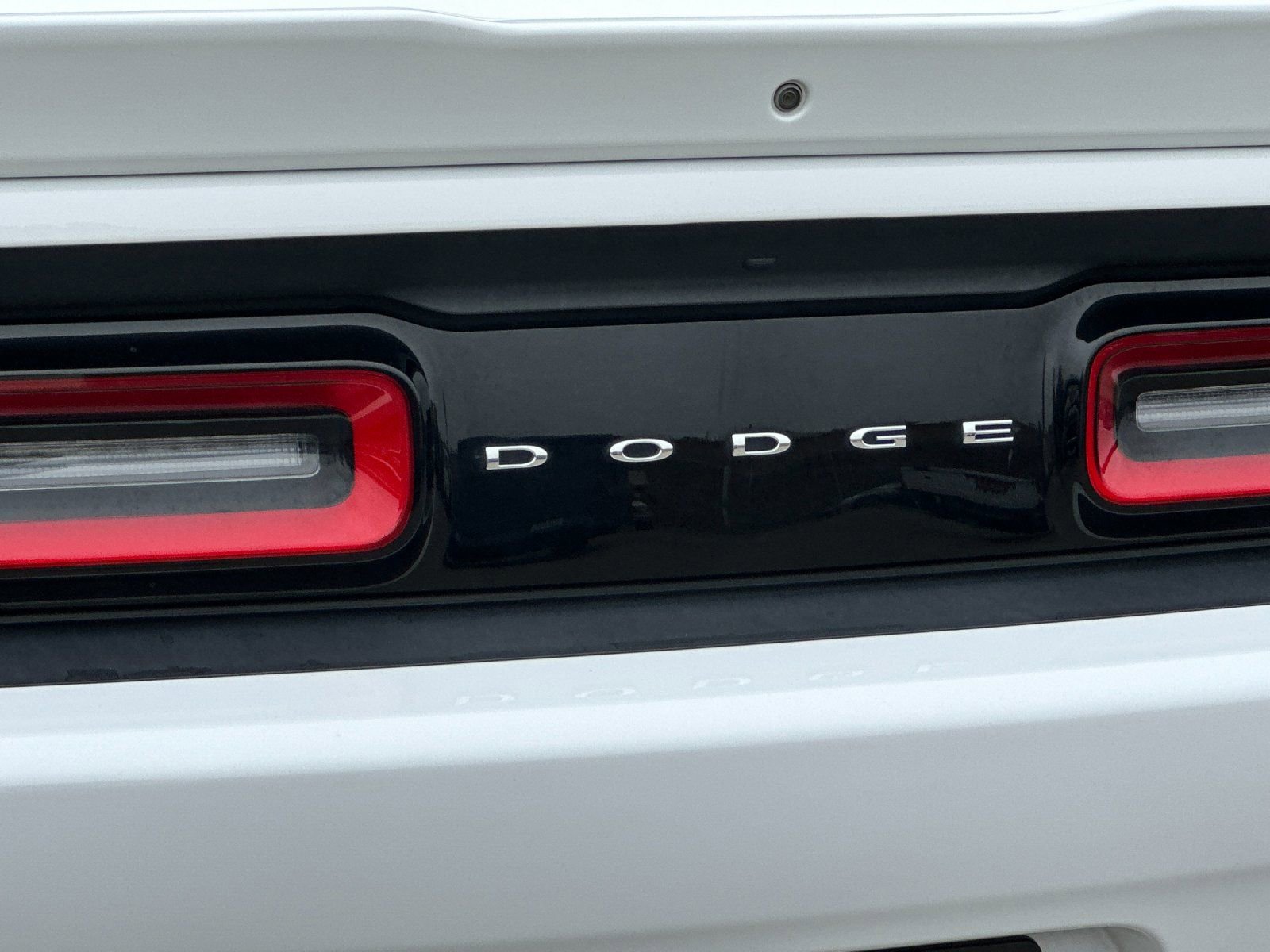 Used 2022 Dodge Challenger SXT RWD image 33