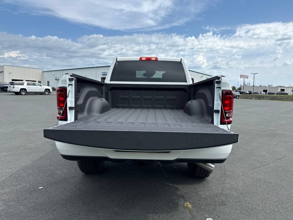 New 2026 RAM 2500 Big Horn AWD/4WD image 17