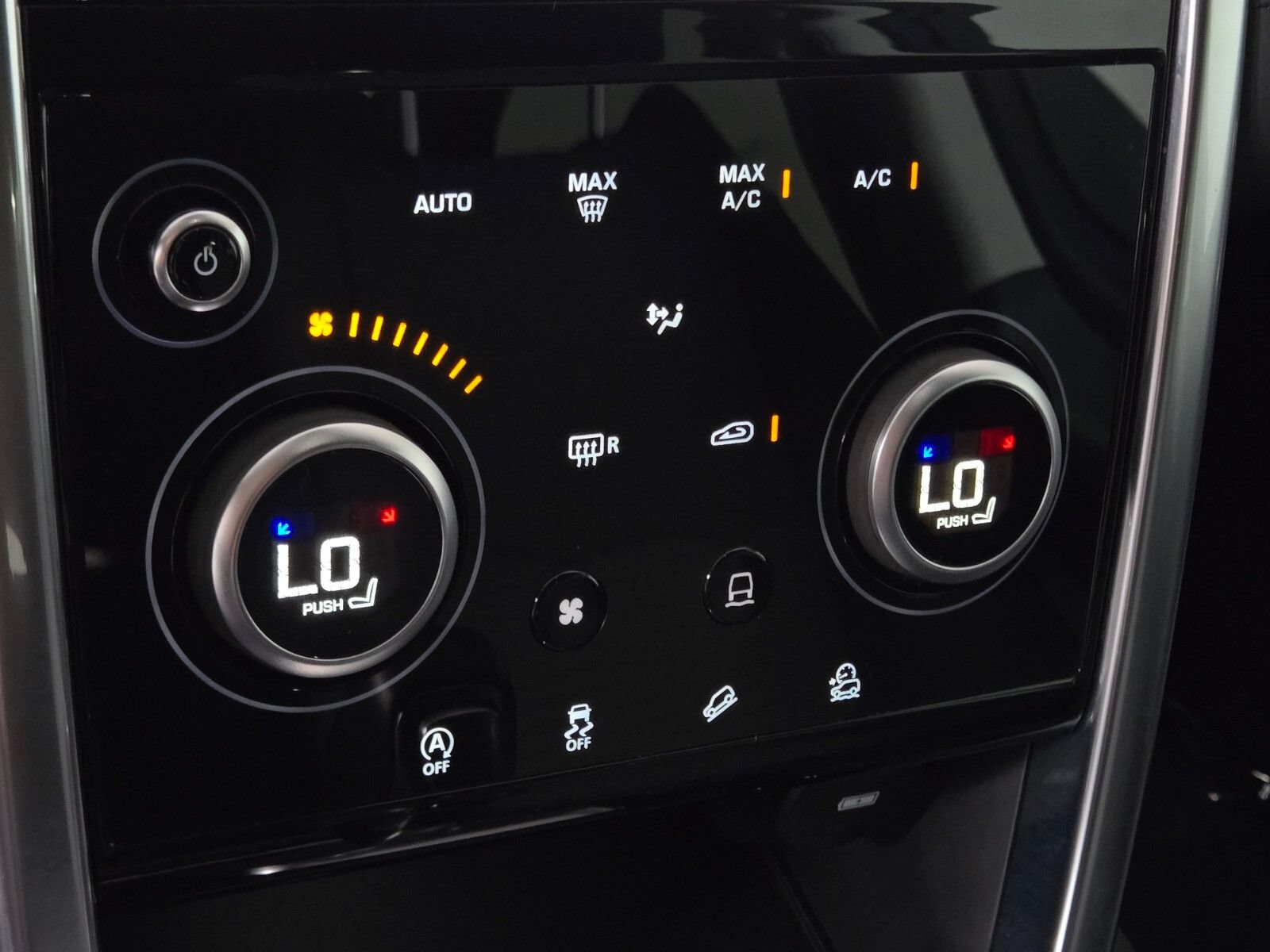 Used 2020 Land Rover Discovery Sport AWD/4WD image 28
