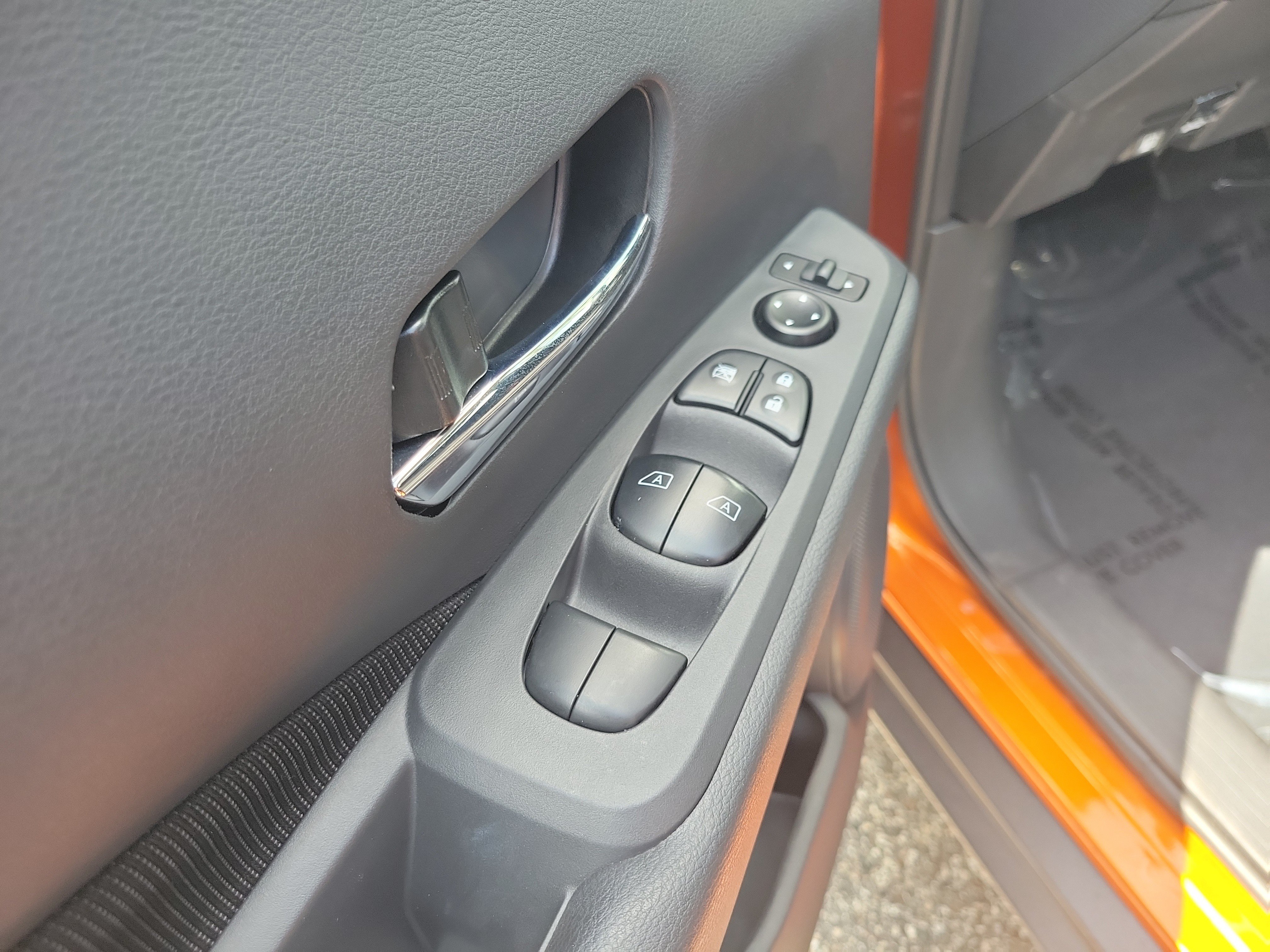 Certified 2024 Nissan Kicks SV FWD image 17