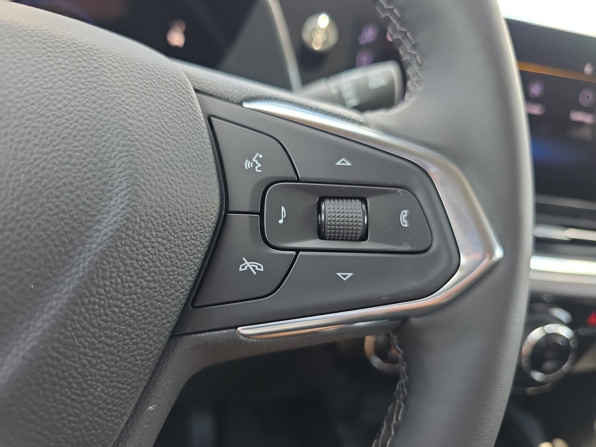 New 2026 Chevrolet Trax ACTIV FWD image 20