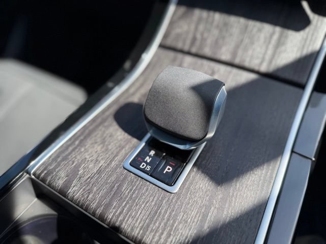 New 2026 Land Rover Range Rover Velar S AWD/4WD image 11