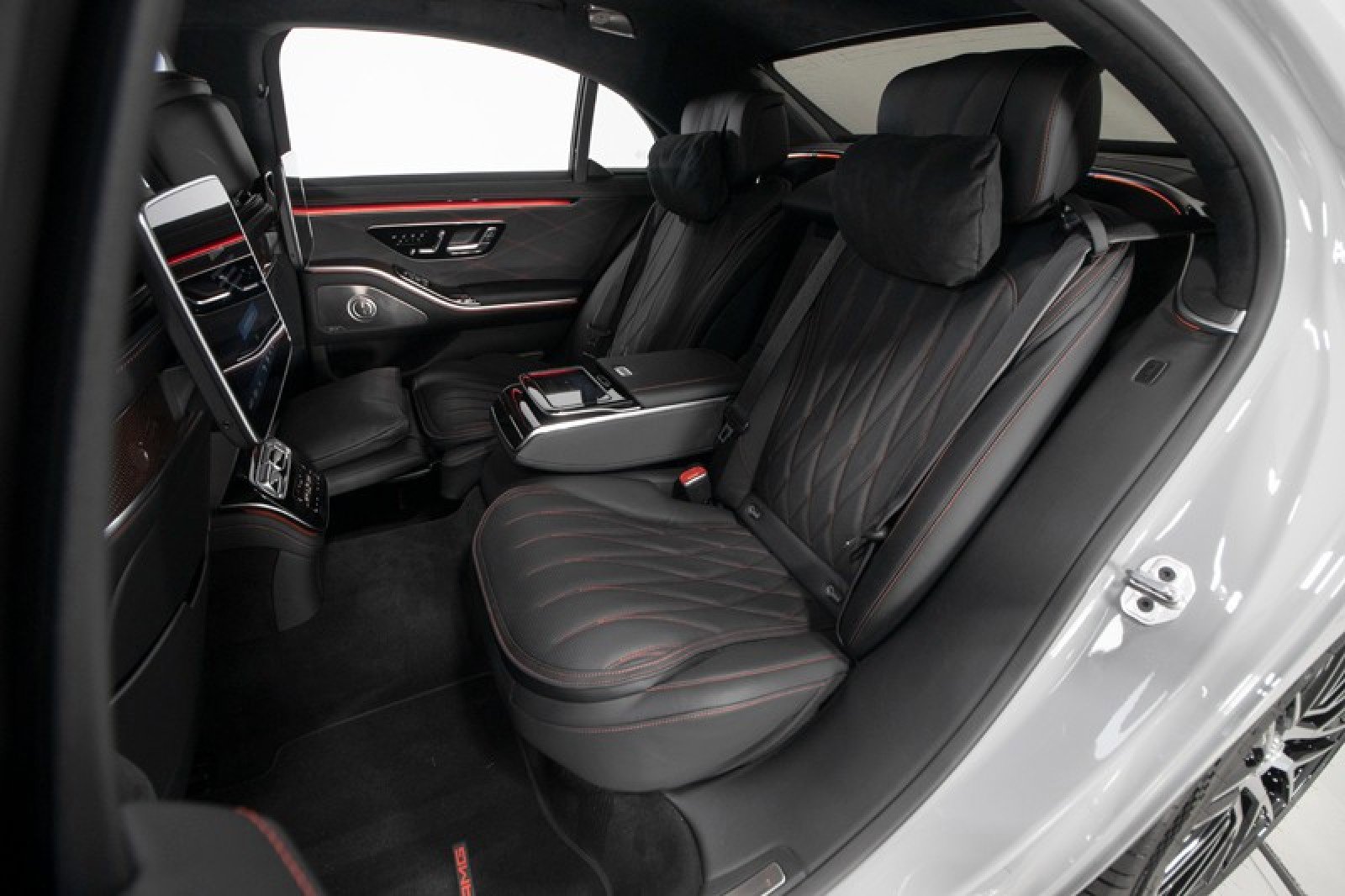 Used 2024 Mercedes-Benz S 63 AMG S image 50