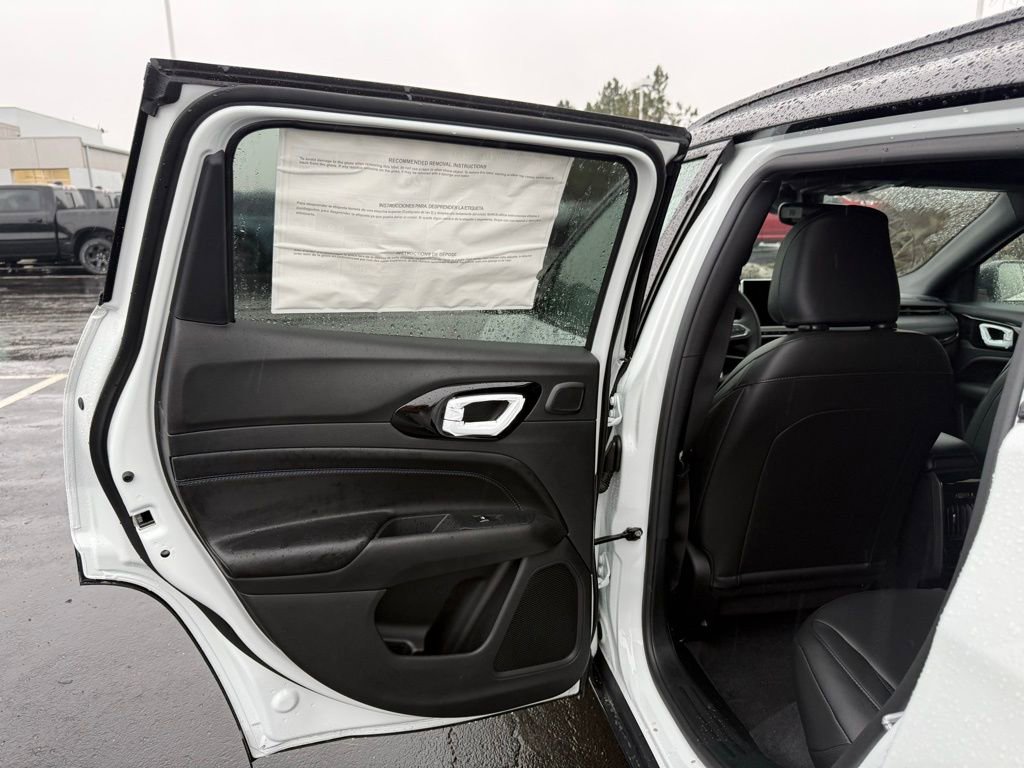 New 2026 Jeep Compass Limited image 32