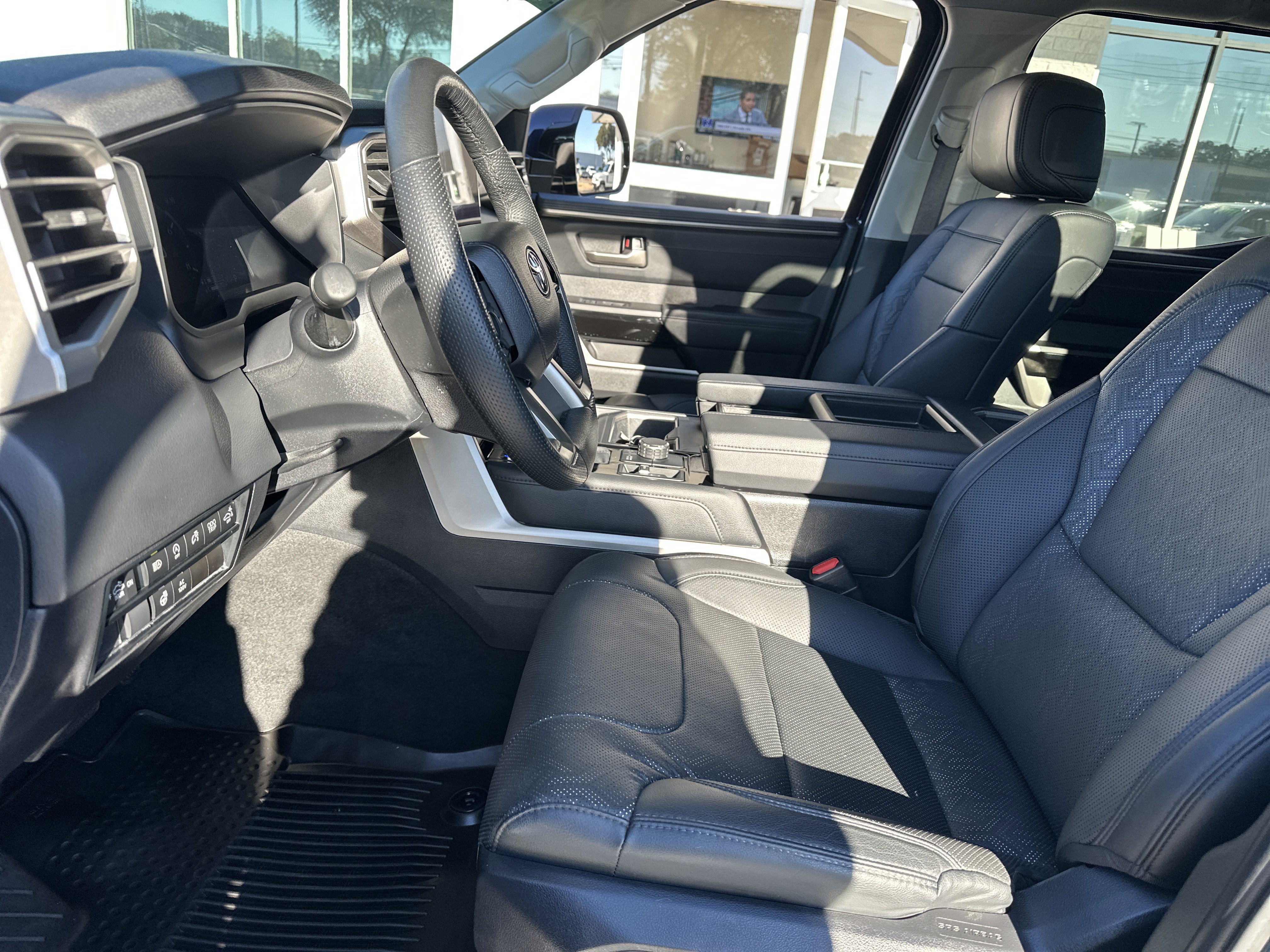 Used 2024 Toyota Tundra Limited image 9