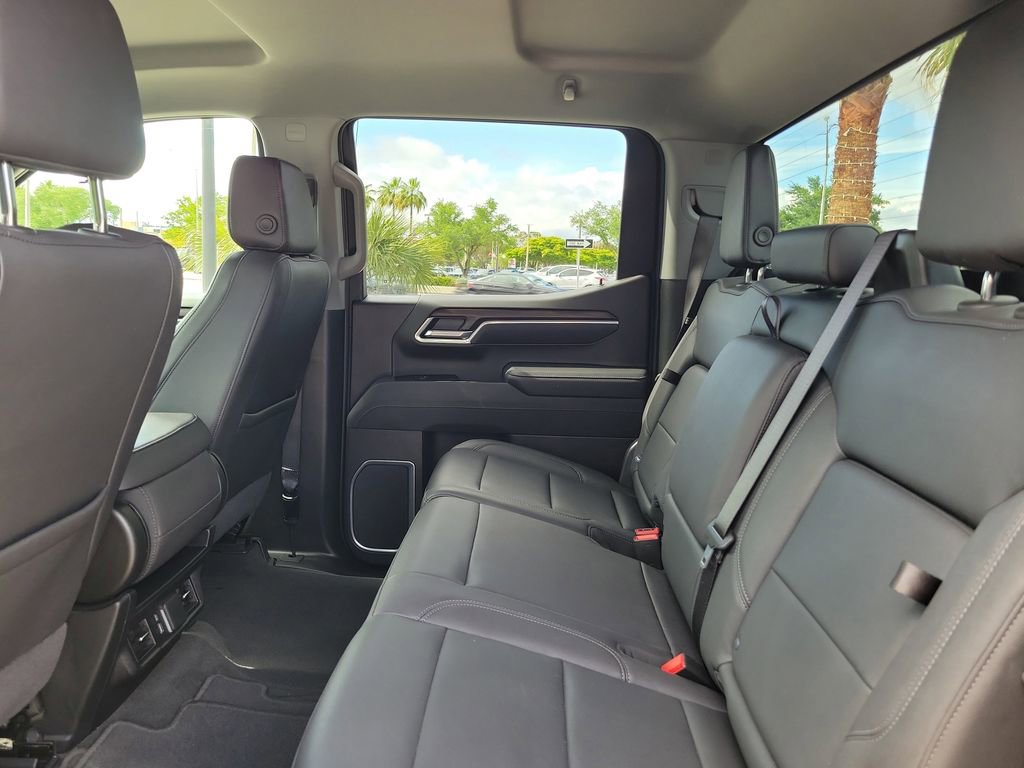 Used 2026 GMC Sierra 1500 SLT AWD/4WD image 17