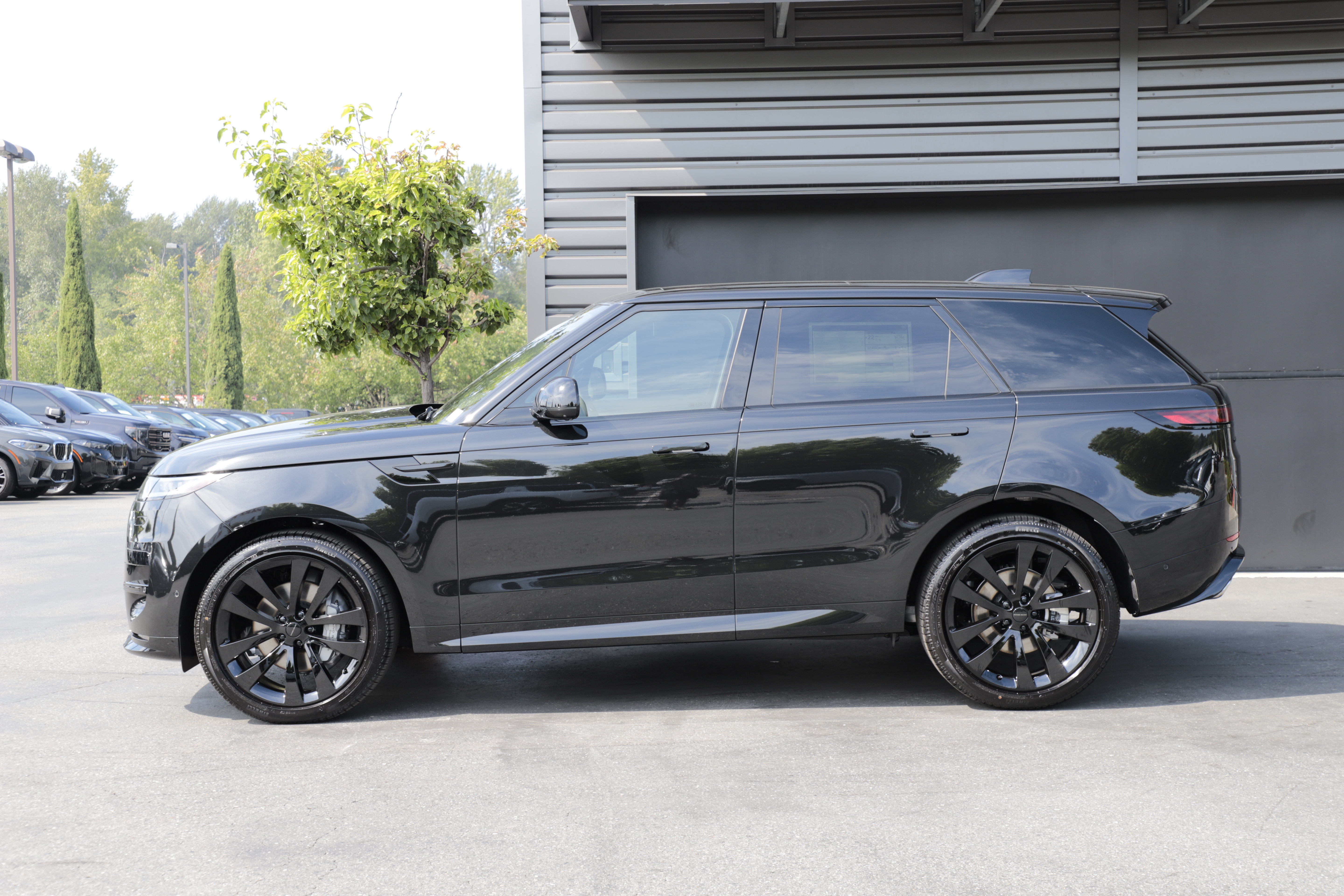 New 2026 Land Rover Range Rover Sport Dynamic SE AWD/4WD image 7
